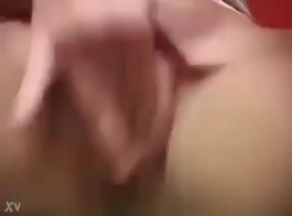 امرأة أشقر رائعة مع ثدي كبير هي كرات تمتص ويحصل على مارس الجنس في الحمار